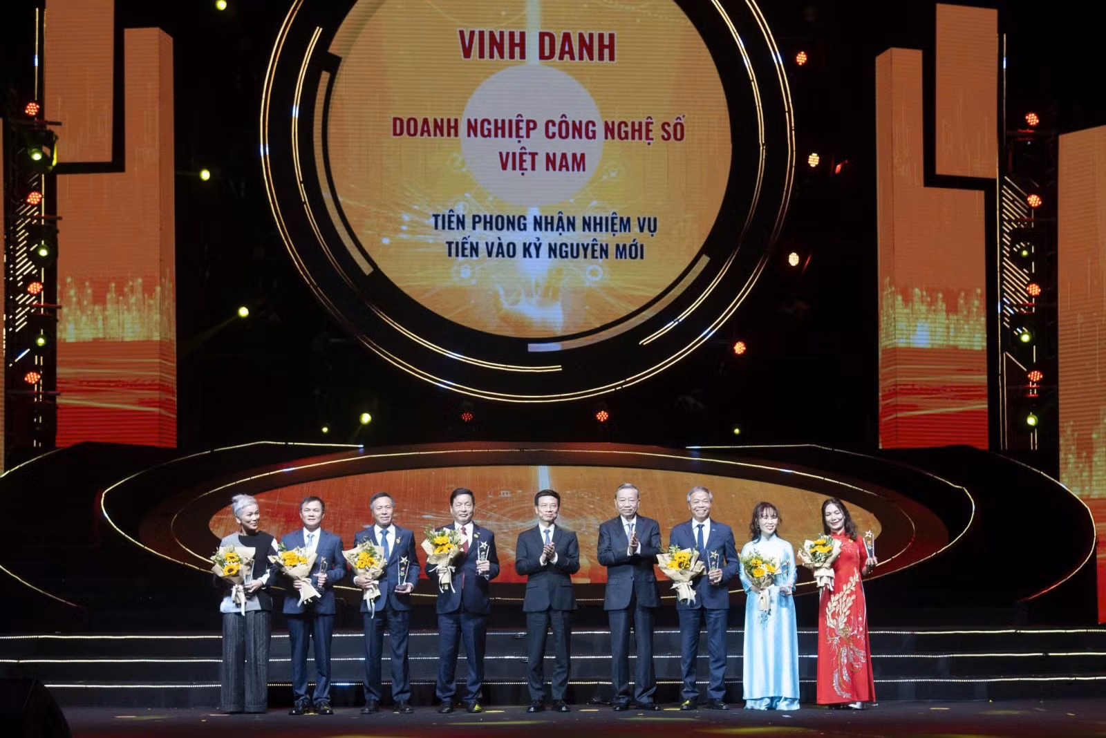 Các doanh nghiệp công nghệ số tiên phong nhận nhiệm vụ tiến vào kỷ nguyên mới tại Diễn đàn Quốc gia Phát triển doanh nghiệp công nghệ số Việt Nam - VFTE lần thứ VI.