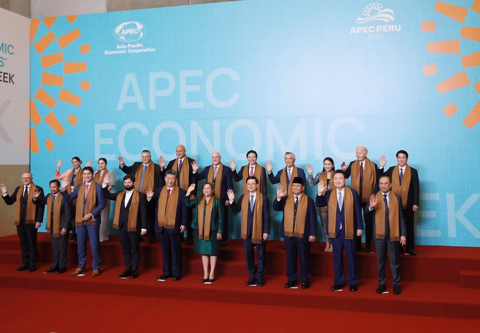 Chủ tịch nước Lương Cường và các nhà lãnh đạo dự Hội nghị Cấp cao APEC lần thứ 31, tại thủ đô Lima (Peru).