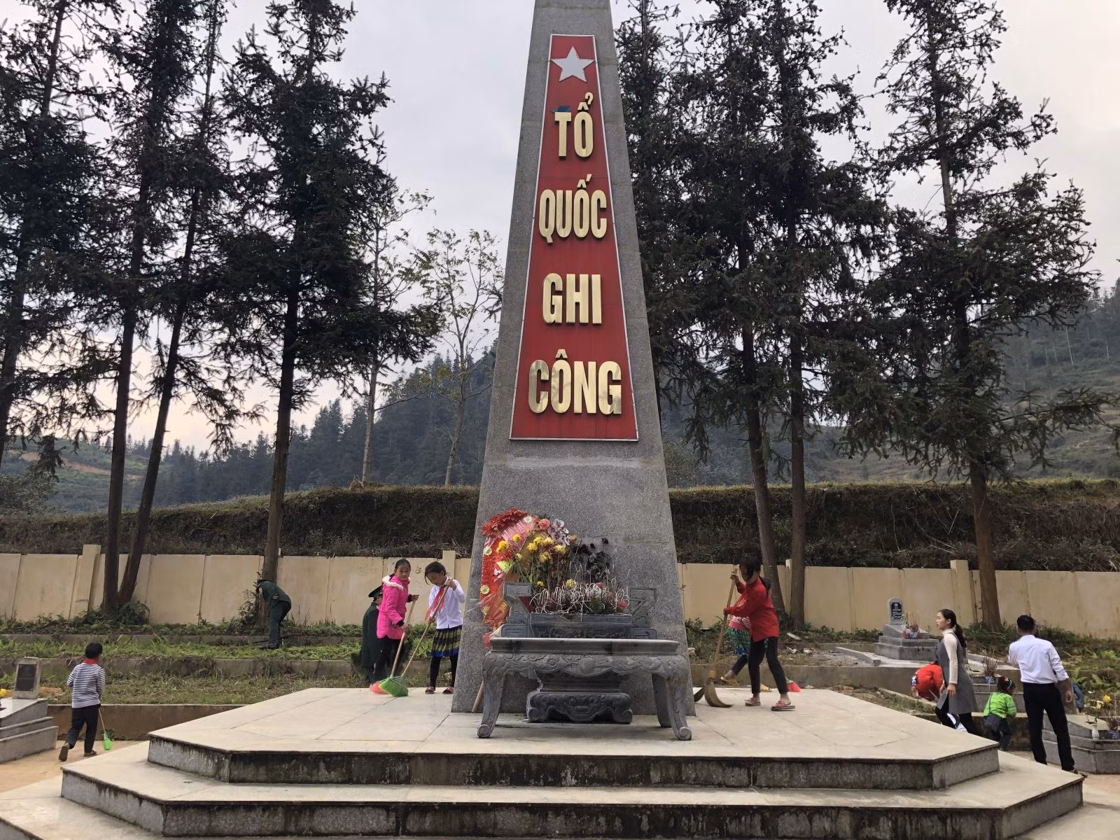 Nghĩa trang Pha Long - nơi yên nghỉ của các anh hùng liệt sĩ đã hy sinh vì độc lập, tự do của Tổ quốc. Ảnh: Viết Tôn