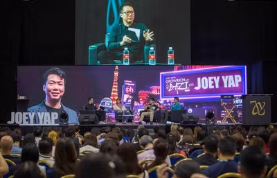 Hơn 2.000 người tham gia học thày tử vi Joey Yap về cách làm giàu từ ngày sinh ảnh 1