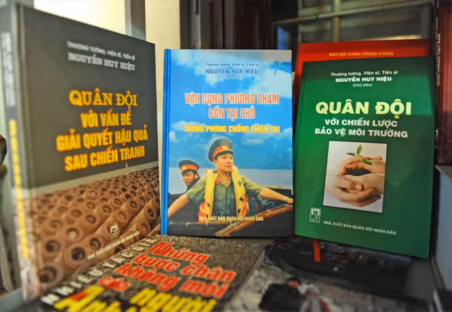 Ông đã trăn trở cho ra nhiều cuốn sách về môi trường.