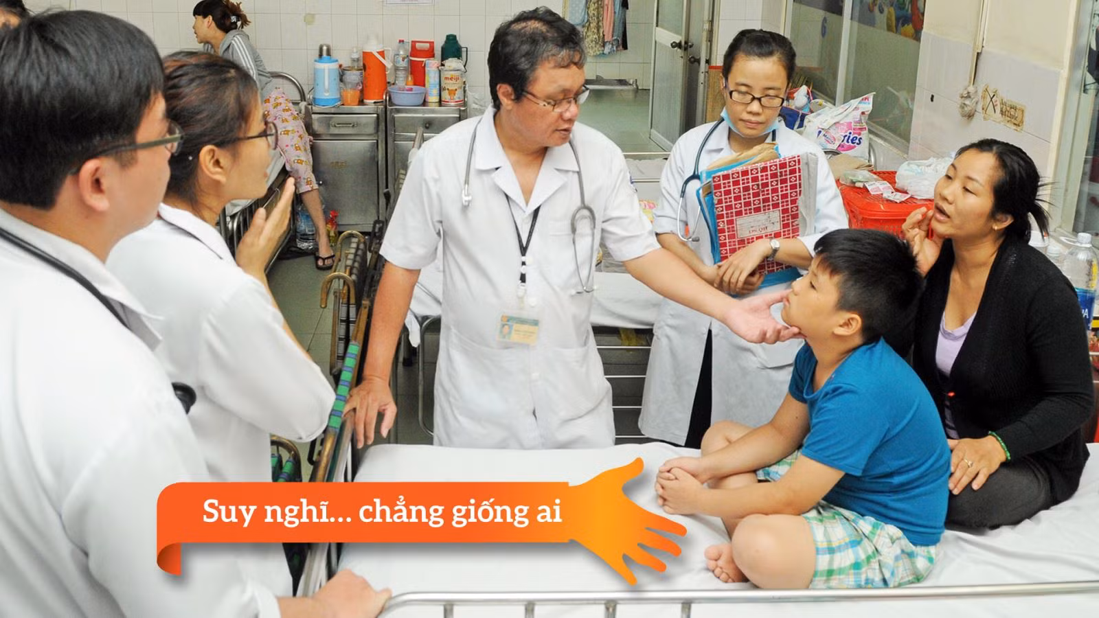Ông luôn dành một ngày trong tuần cùng với các học trò của mình để đi thăm bệnh nhân. Từ những lần đi thăm đó ông có thể nhìn thấy sự bất thường của bệnh nhi hay có thể giúp được những gia đình bệnh nhi đang gặp phải khó khăn.