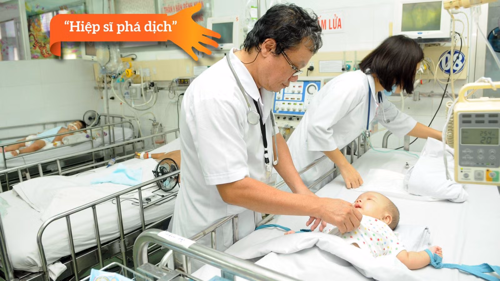 Rất nhiều trẻ mắc bệnh tay chân miệng đã " thoát khỏi tay thần chết" nhờ phác đồ điều trị của ông.