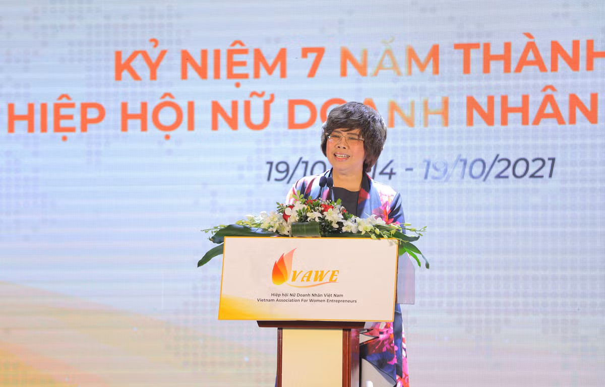 Bà Thái Hương, Chủ tịch Hiệp hội Nữ doanh nhân Việt Nam, phát biểu tại sự kiện 7 năm thành lập Hiệp hội.