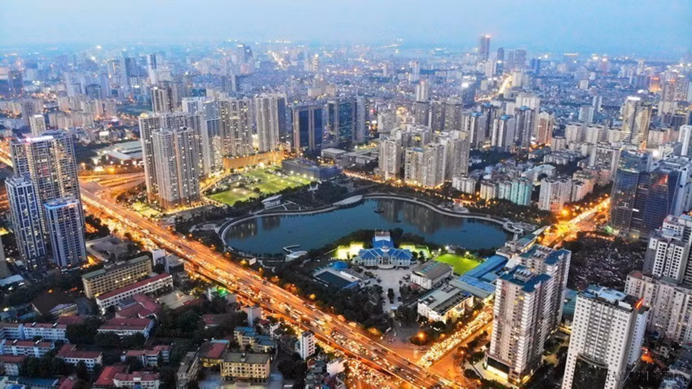 Thủ đô Hà Nội là trung tâm đầu não chính trị, hành chính quốc gia, trung tâm lớn về kinh tế, văn hóa, giáo dục và đào tạo, khoa học và công nghệ, hội nhập quốc tế.