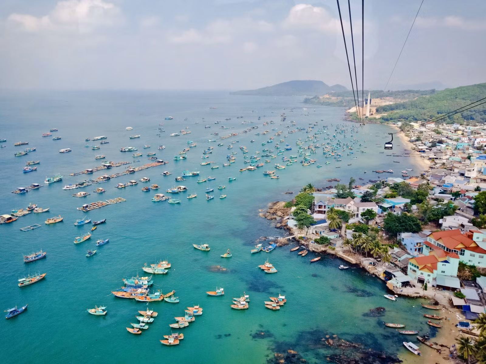 Phú Quốc cần phải đưa ra hướng giải quyết vấn đề môi trường phù hợp để phát triển du lịch bền vững.