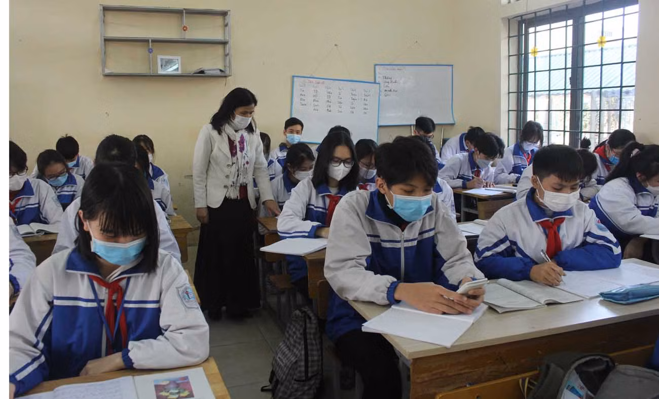 Học sinh một số tỉnh đã đi học trực tiếp.