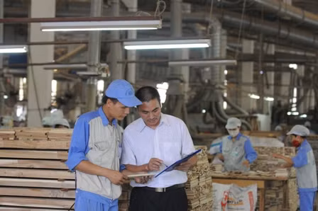 Giảm lãi suất cho vay nhằm hỗ trợ doanh nghiệp ảnh 1