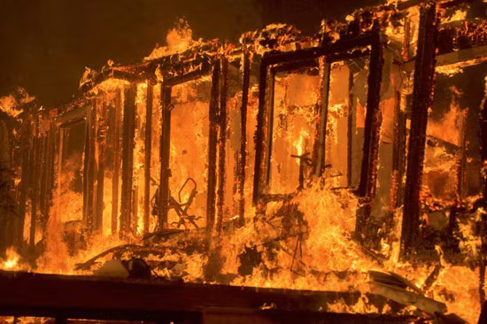 Bang California ban bố tình trạng khẩn cấp do cháy rừng ảnh 1