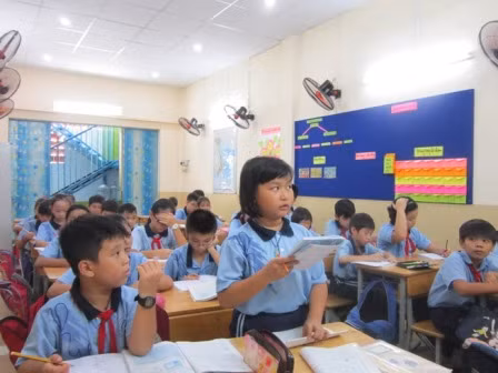  Phải học cơ sở phụ, phụ huynh bức xúc ảnh 2