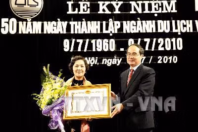 Truy tặng danh hiệu Anh hùng LLVTND cho đồng chí Võ Thị Thắng ảnh 1