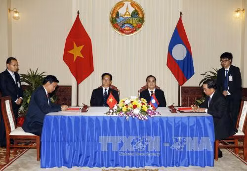 Việt Nam, Lào ký Bản ghi nhớ về chiến lược hợp tác GTVT ảnh 1
