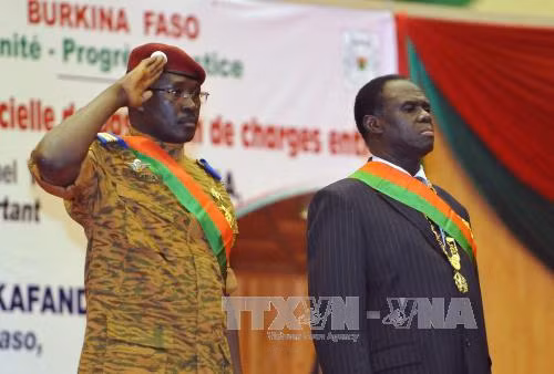 Tổng thống và Thủ tướng Burkina Faso bị khống chế ảnh 1