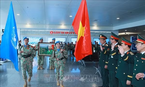 Lễ tiễn Đội Công binh số 5 lên đường thực hiện nhiệm vụ gìn giữ hòa bình