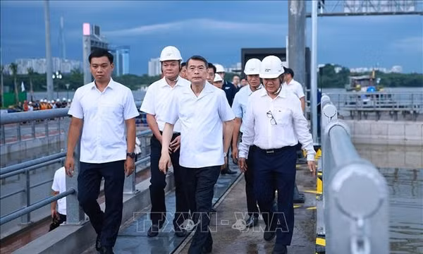 Thủ tướng Chính phủ Lê Minh Hưng kiểm tra hai dự án trọng điểm tại TP Hồ Chí Minh