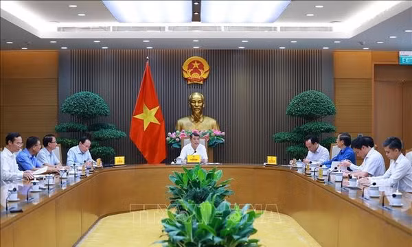 Thủ tướng Lê Minh Hưng: Giải quyết dứt điểm tình trạng thiếu sách giáo khoa