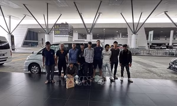 Giải cứu 10 ngư dân Việt Nam tại Malaysia