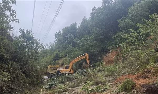 Thanh Hóa công bố tình huống khẩn cấp sạt lở đất đá ở miền núi