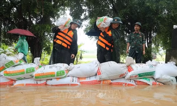 Hà Nội: Bác tin đồn vỡ đê tả Bùi