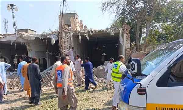Tấn công trụ sở cảnh sát tại Pakistan, ít nhất 31 người tử vong