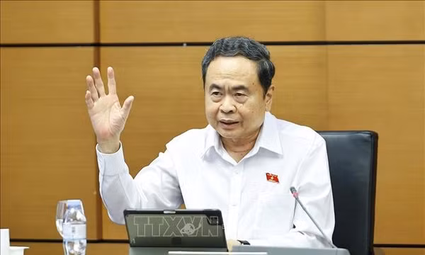 Kỳ họp thứ 2, Quốc hội khóa XVI: Mở rộng địa điểm cấm hút thuốc lá 