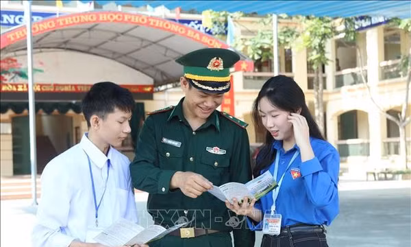 Nâng cao ý thức chấp hành pháp luật cho người dân vùng biên