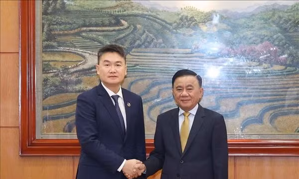 Thường trực Ban Bí thư Trần Cẩm Tú tiếp đoàn Trung ương Đoàn Thanh niên Lào