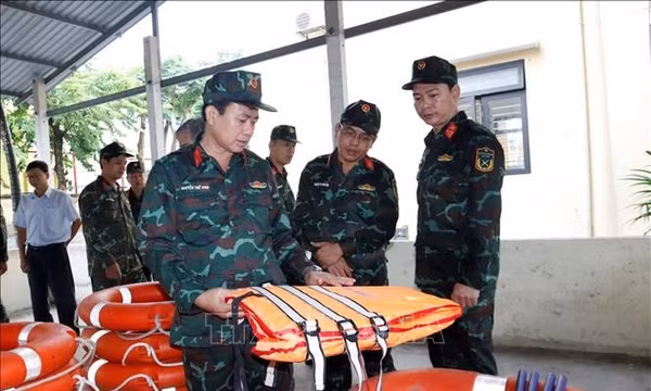 Bố trí lực lượng, phương tiện ứng trực tại khu vực xung yếu