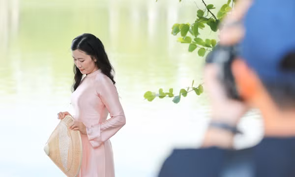 Duyên dáng áo dài đón Ngày Phụ nữ Việt Nam 20/10