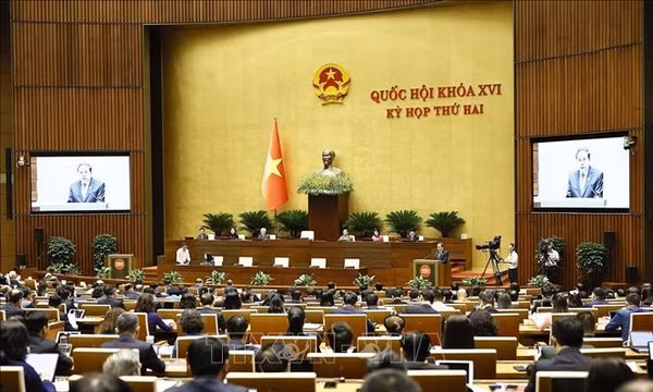 Tập trung hoàn thiện thể chế, tạo động lực phát triển đất nước
