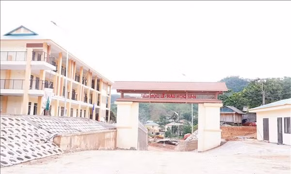 Đem trường lớp khang trang đến với học sinh nơi biên cương