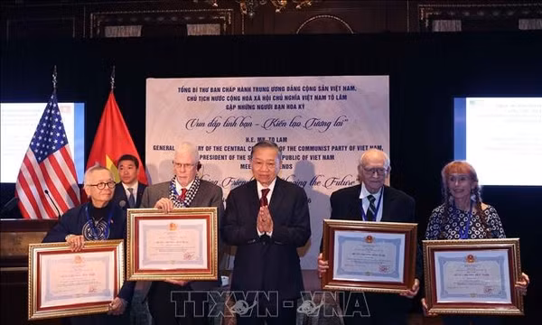 Tổng Bí thư, Chủ tịch nước Tô Lâm gặp những người bạn Hoa Kỳ "Vun đắp tình bạn - kiến tạo tương lai"