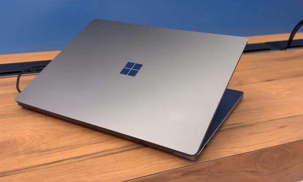 Microsoft ra mắt Surface Ultra tích hợp AI Nvidia đột phá