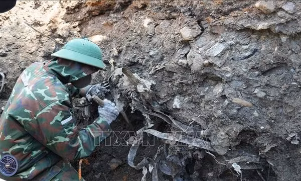 Vượt núi băng rừng tìm kiếm, đưa các liệt sĩ về địa phương an nghỉ