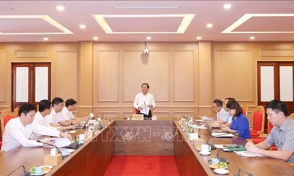 Thông qua dự thảo Báo cáo kết quả kiểm tra, giám sát