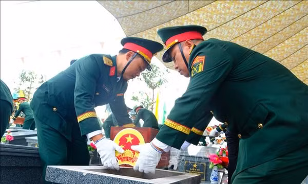 Hành trình tìm lại những người nằm lại sau chiến tranh