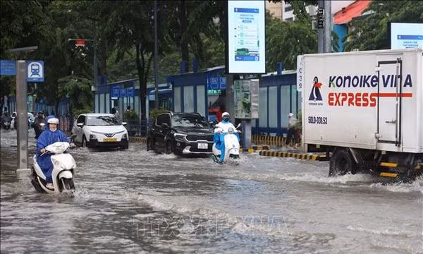 TP Hồ Chí Minh ứng phó đợt triều cường vượt báo động III