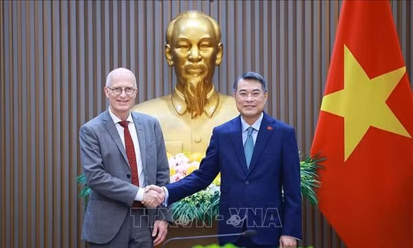 Thủ tướng Lê Minh Hưng tiếp Thị trưởng Hamburg (Đức)