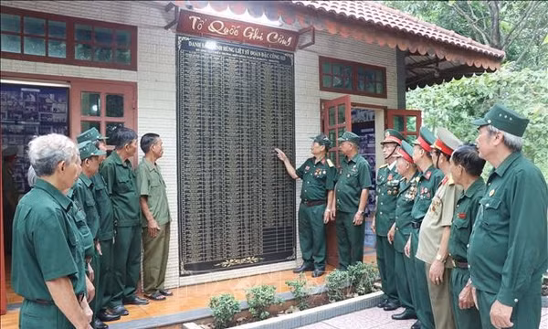 Người lính đặc công bền bỉ lần tìm dấu tích đồng đội đã hy sinh