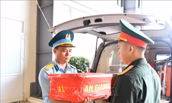 Vận chuyển, bàn giao 15.401 mẫu hài cốt liệt sĩ phục vụ giám định ADN