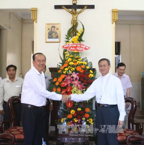 Nhiều hoạt động ý nghĩa nhân dịp Giáng sinh 2016 ảnh 1