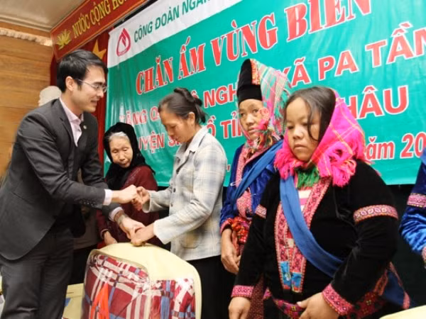 Huy động mạnh mẽ nguồn lực cho an sinh xã hội ảnh 1