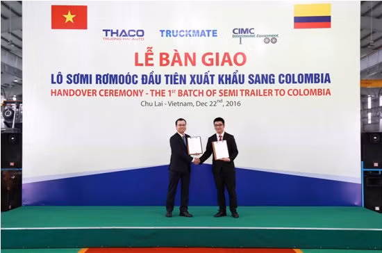 Thaco bàn giao lô sơmi rơmoóc đầu tiên xuất khẩu sang Colombia ảnh 1