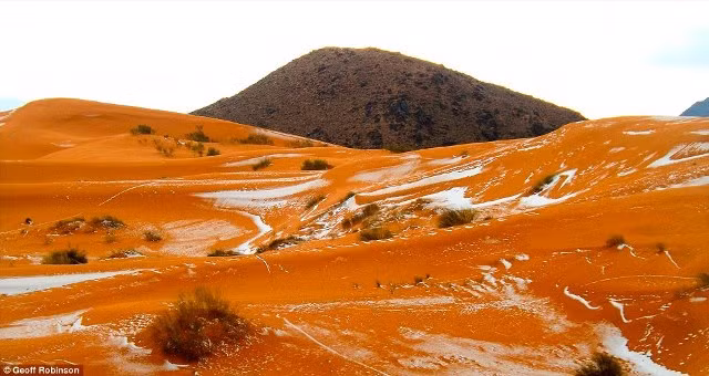 Ngắm tuyết rơi trên sa mạc Sahara đẹp “mê li” ảnh 6