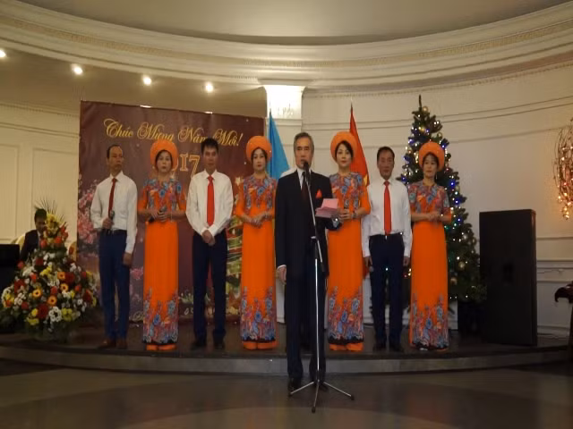 Đại sứ quán Việt Nam tại Ukraine kỷ niệm 22/12 ảnh 1