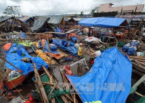 Bão Nock-Ten hoành hành Philippines, ít nhất 3 người thiệt mạng ảnh 1