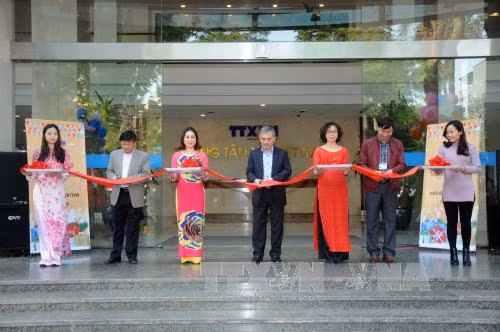 Rộn ràng Hội chợ Thanh niên Thông tấn xã Việt Nam ảnh 1