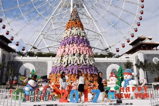 Asia Park (Đà Nẵng) ngập tràn “tuyết rơi” mùa Giáng sinh ảnh 2