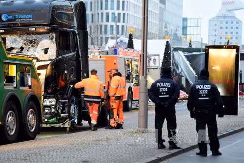 Thủ tướng Đức: Vụ đâm xe tải ở Berlin là 'hành động khủng bố' ảnh 1