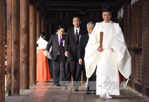 Bộ trưởng Quốc phòng Nhật Bản thăm đền Yasukuni ảnh 1